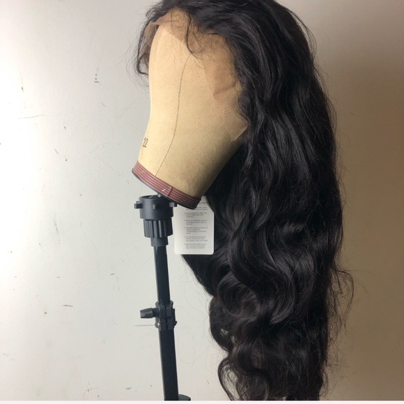 - - 20” BLACK HUMAN HAIR BRAZILIAN BODYWAVE LACE FRONT main image 6